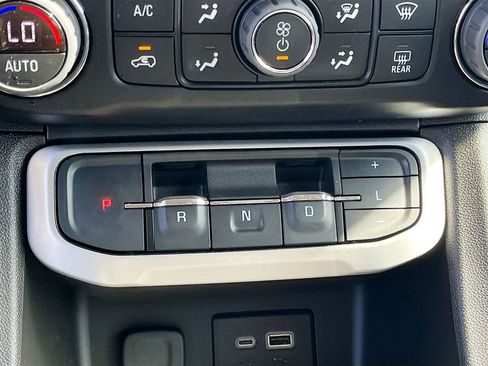 Used 2023 GMC Acadia SLE w/ Driver Convenience Package FWD image 16
