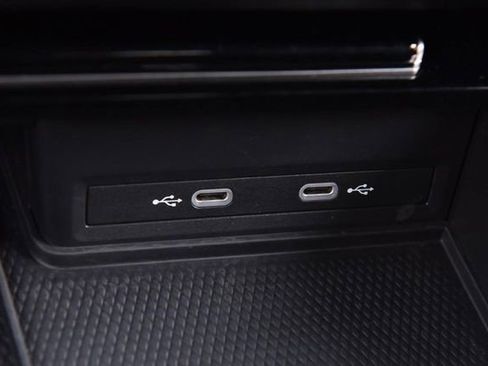 Used 2025 Volkswagen Atlas Cross Sport SE FWD image 16
