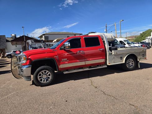 Used 2019 GMC Sierra 2500 SLT w/ Duramax Plus Package AWD/4WD image 5