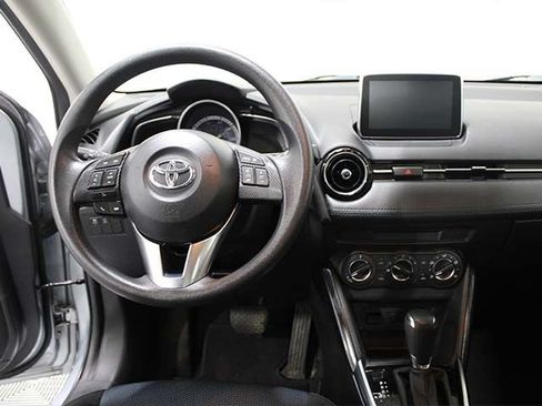 Used 2017 Toyota Yaris iA FWD image 12
