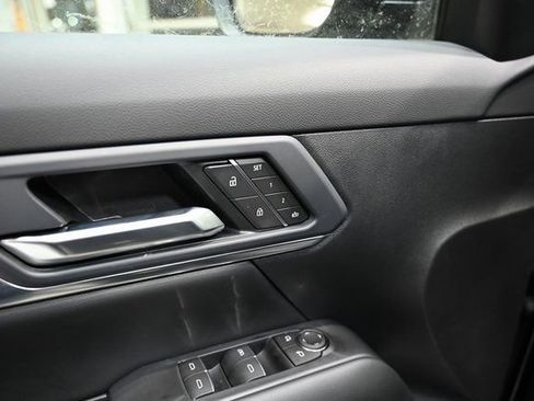 New 2026 GMC Terrain Denali w/ LPO, Black Badging Package image 25