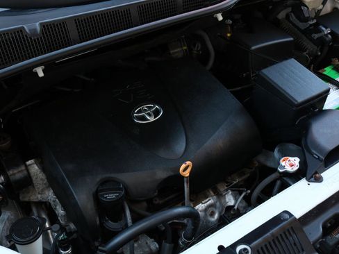 Used 2017 Toyota Sienna XLE w/ XLE Navigation Package image 56