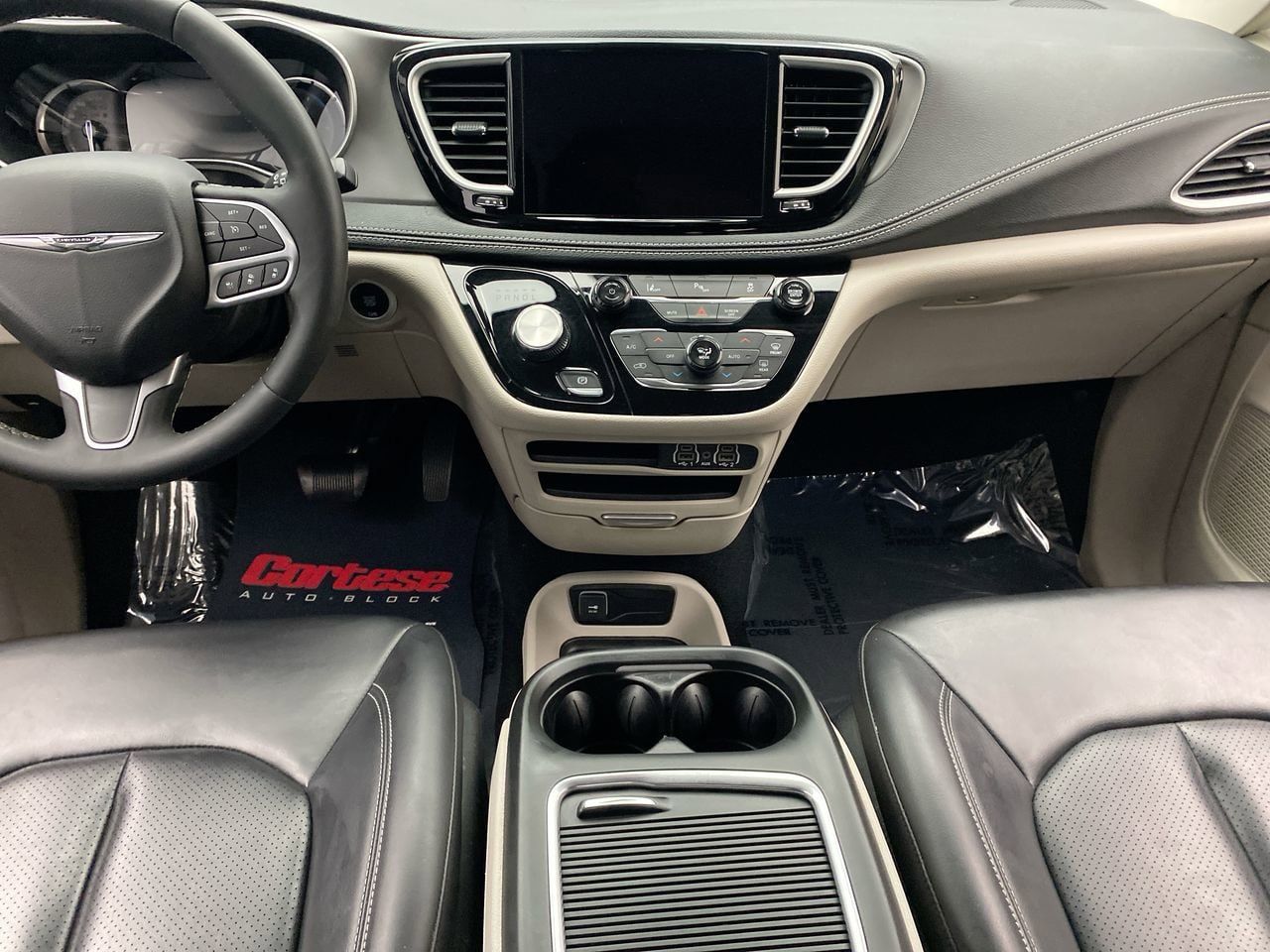 Used 2023 Chrysler Pacifica Touring-L FWD image 20