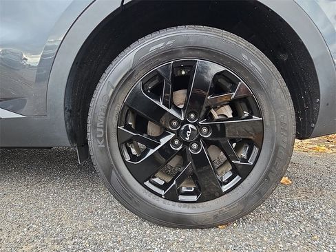 Certified 2022 Kia Sorento S w/ Panoramic Sunroof Package image 8