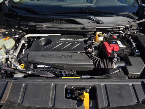 Used 2023 Nissan Rogue S FWD image 17