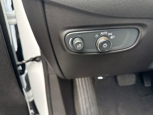 Used 2024 Chevrolet Equinox LS image 24