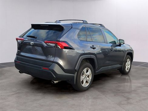 Used 2020 Toyota RAV4 XLE image 4
