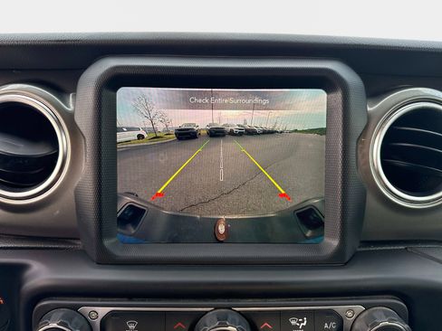 Used 2022 Jeep Gladiator Overland image 27