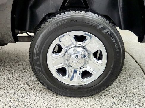 Used 2017 RAM 2500 SLT image 9