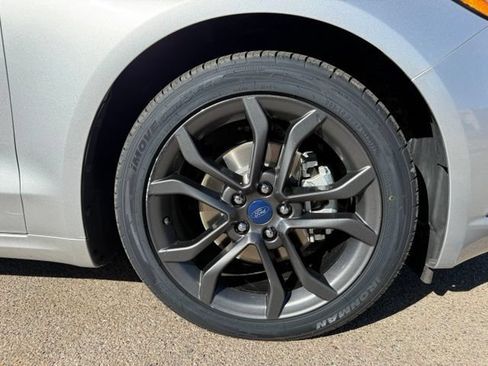 Certified 2018 Ford Fusion SE w/ Equipment Group 201A FWD image 38