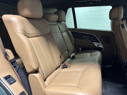 Used 2025 Land Rover Range Rover Long Wheelbase SE AWD/4WD image 40
