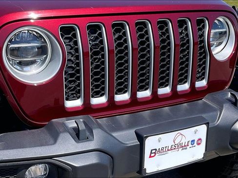 Used 2021 Jeep Wrangler Unlimited Sahara w/ Cold Weather Group AWD/4WD image 27