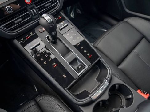 New 2026 Porsche Macan AWD/4WD image 18