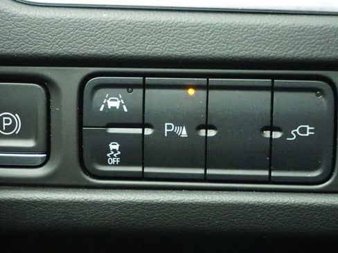 Used 2022 Chevrolet Suburban RST image 31