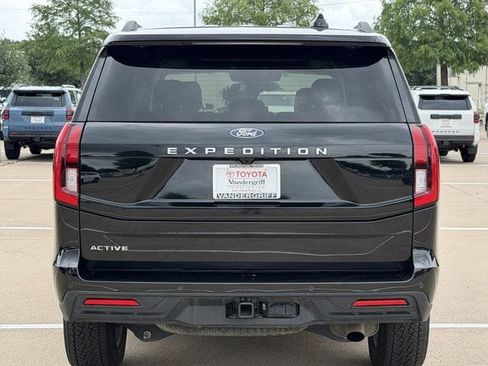 Used 2025 Ford Expedition Active AWD/4WD image 5