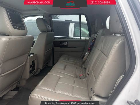 Used 2012 Lincoln Navigator 4WD image 22