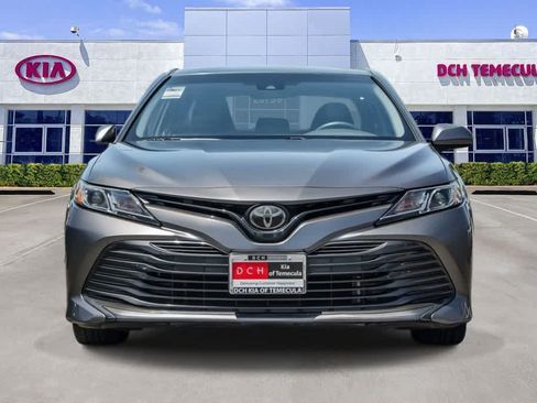 Used 2018 Toyota Camry LE FWD image 2