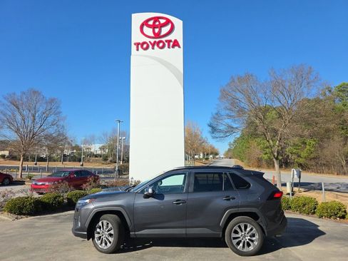 Used 2024 Toyota RAV4 XLE Premium image 3