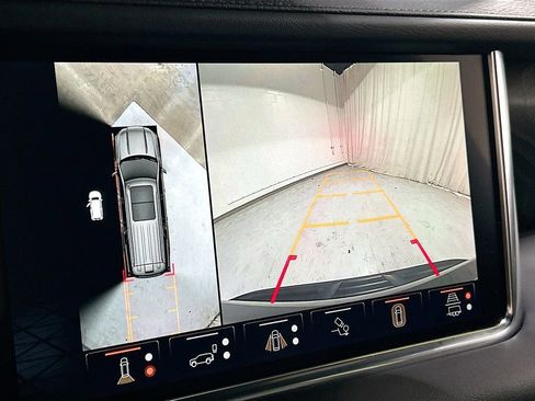 Used 2024 GMC Yukon XL Denali w/ Advanced Technology Package image 14