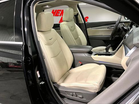 Used 2019 Cadillac XT5 Luxury image 27