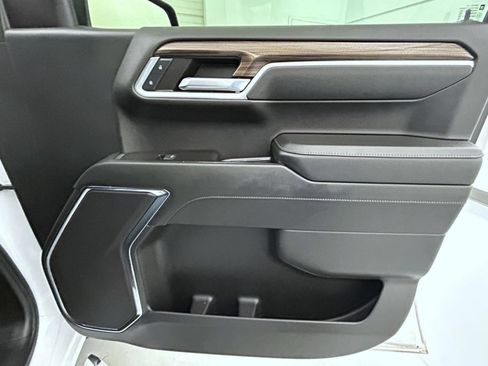 Used 2024 Chevrolet Silverado 1500 LT AWD/4WD image 16