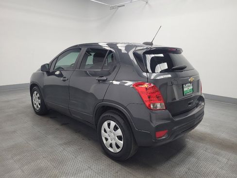 Used 2019 Chevrolet Trax LS w/ LPO, Cargo Package FWD image 3