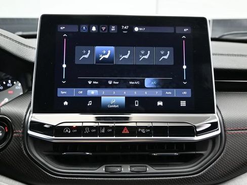 Certified 2025 Jeep Compass Trailhawk AWD/4WD image 32