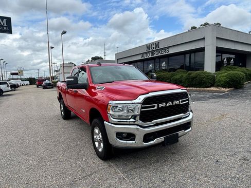 Used 2024 RAM 2500 Big Horn AWD/4WD image 2