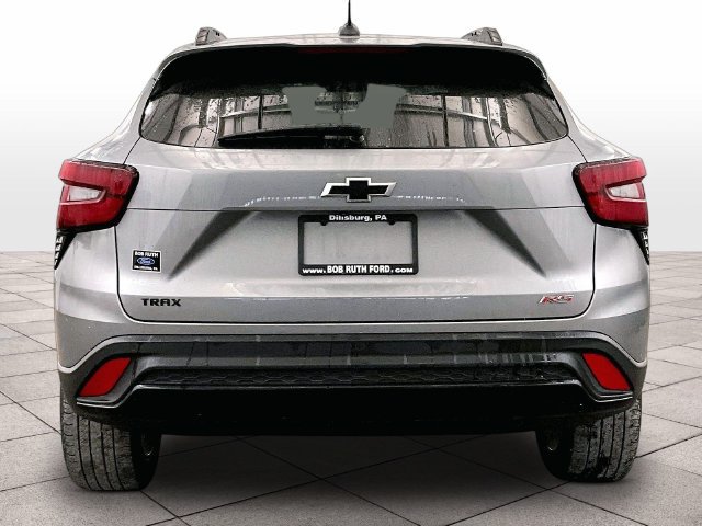 Used 2024 Chevrolet Trax RS w/ Driver Confidence Package FWD image 4
