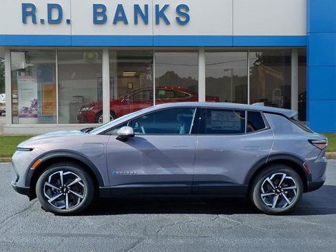 New 2026 Chevrolet Equinox EV LT image 2