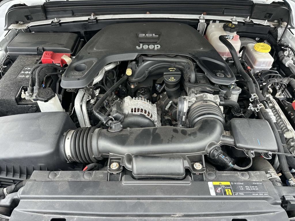 Used 2018 Jeep Wrangler Unlimited Sport S AWD/4WD image 10