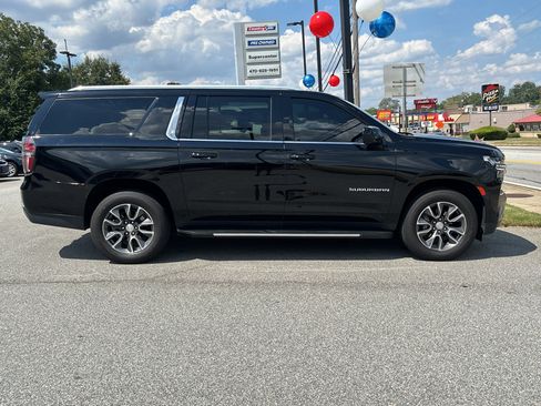 Used 2023 Chevrolet Suburban LS w/ Driver Alert Package RWD image 2