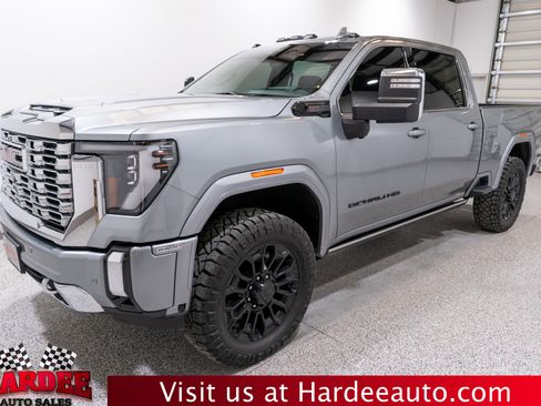 Used 2024 GMC Sierra 2500 Denali w/ Denali Reserve Package image 2