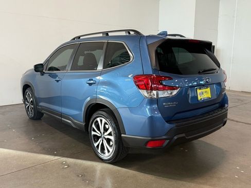 Used 2023 Subaru Forester Limited image 8