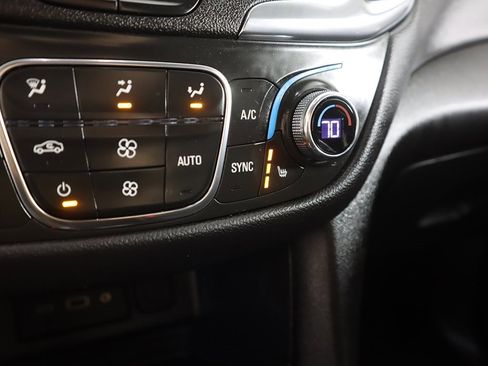 Used 2023 Chevrolet Equinox LT image 47