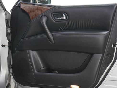 Used 2019 Nissan Armada SL w/ Premium Package AWD/4WD image 13