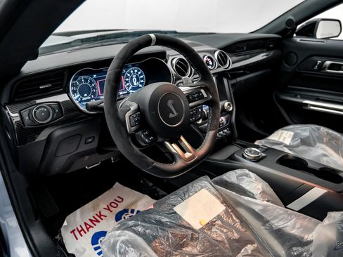 Used 2022 Ford Mustang Shelby GT500 w/ Carbon Fiber Track Pack RWD image 38