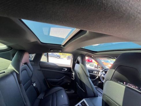 Used 2019 Porsche Panamera RWD image 35