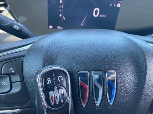 Used 2025 Buick Encore GX Preferred AWD/4WD image 23