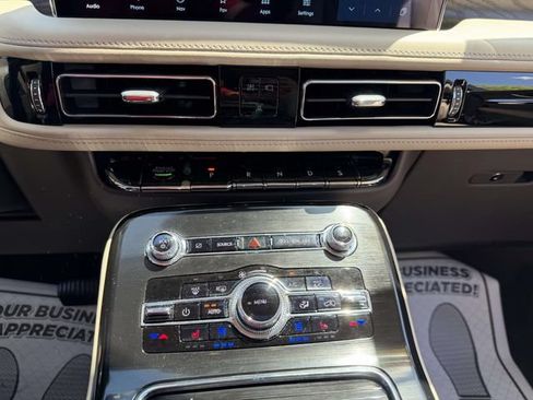 Used 2022 Lincoln Nautilus Reserve AWD/4WD image 22