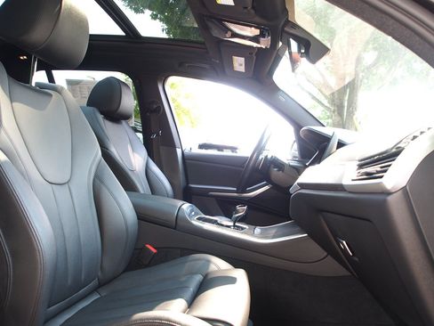 Used 2022 BMW X5 sDrive40i w/ Premium Package RWD image 11