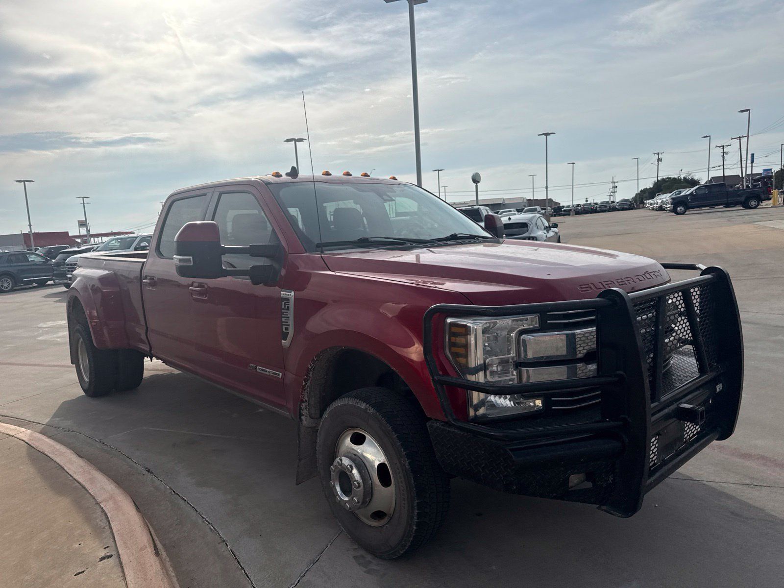 Used 2019 Ford F350 Lariat w/ Lariat Ultimate Package AWD/4WD image 3