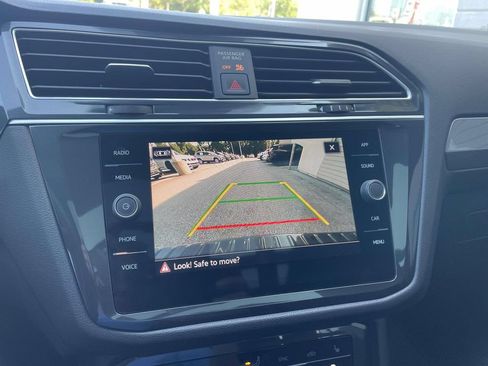 Certified 2024 Volkswagen Tiguan SE R-Line FWD image 31