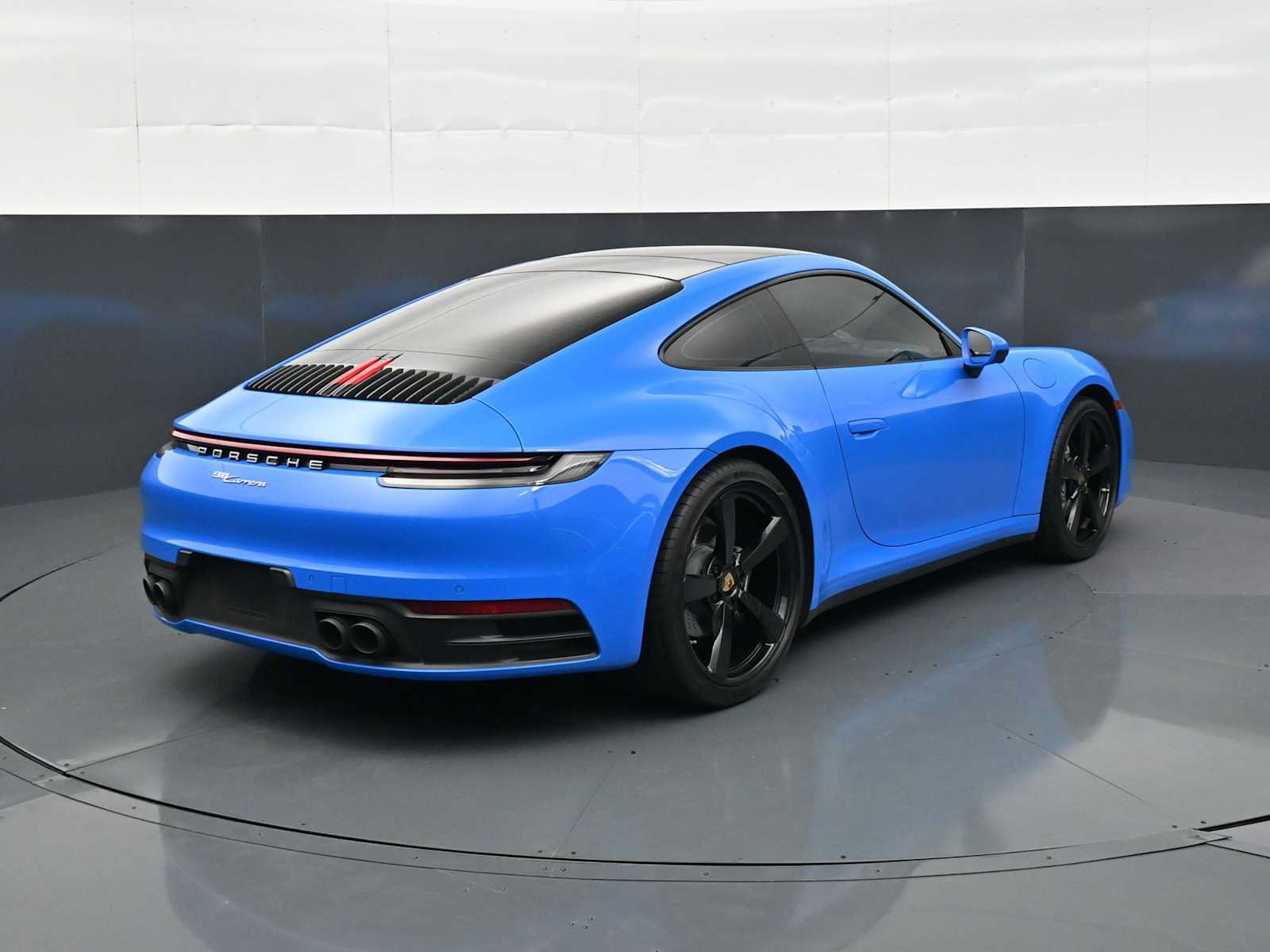 Used 2022 Porsche 911 Carrera RWD image 22