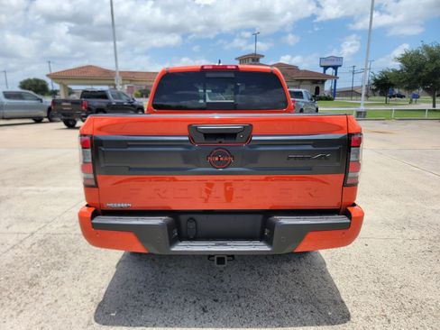 Used 2025 Nissan Frontier PRO-4X w/ Pro Convenience Package image 6