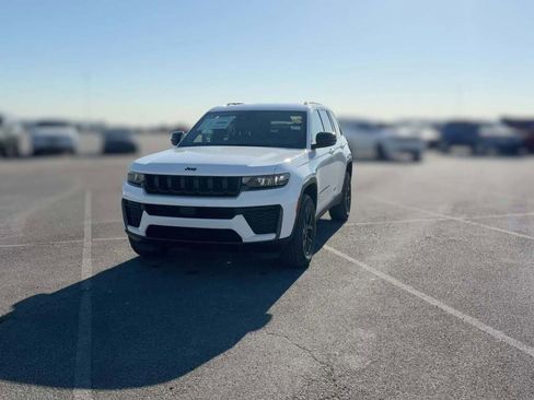 New 2026 Jeep Grand Cherokee Altitude image 3