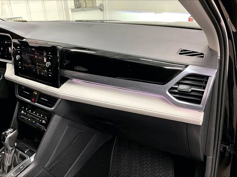 New 2026 Volkswagen Taos SEL image 28