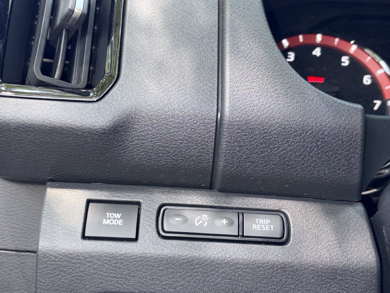 Certified 2026 Nissan Frontier PRO-4X w/ Pro Premium Package AWD/4WD image 18