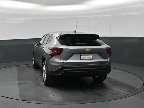 New 2026 Chevrolet Trax LS w/ LS Convenience Package image 7