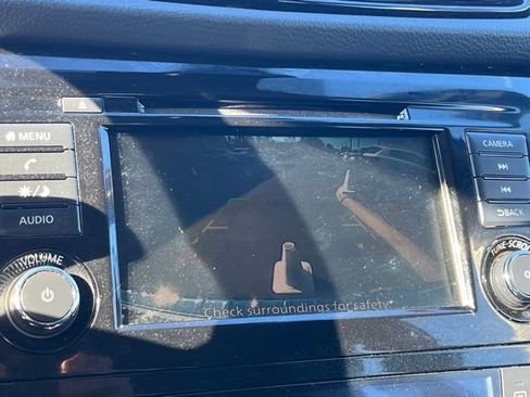 Used 2021 Nissan Rogue Sport SV image 37